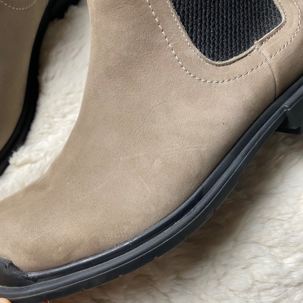Bueno Women's Easy Chelsea Boot Size EU 37 US 6.5-7 - Picture 7 of 9